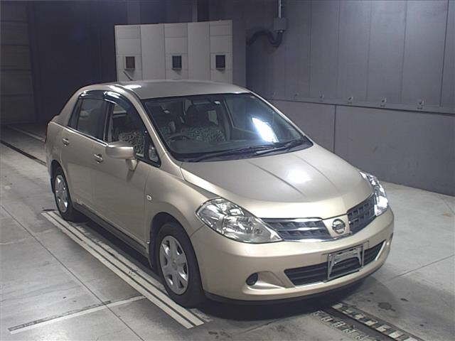70522 Nissan Tiida latio SC11 2012 г. (JU Gifu)